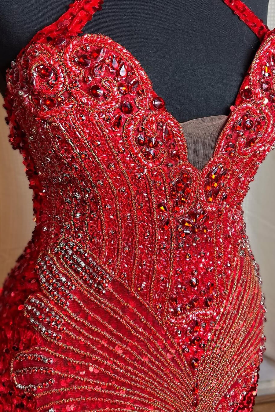 Red Halter Sleeveless Mermaid Sequins Prom Dress Long With Beadings