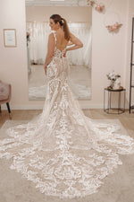 Romantic Mermaid V Neck Lace Wedding Dresses with Appliques