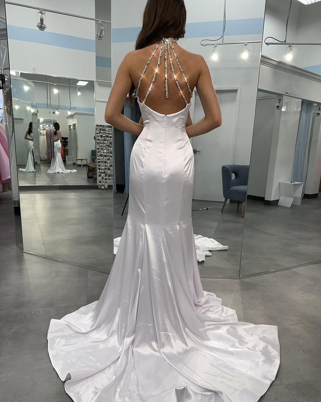 Mermaid Halter Neck Satin Evening Dresses Long Sequin Beaded Prom Gowns