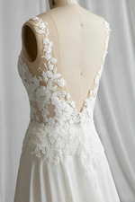 A-Line V-Neck Sleeveless Sweep Train Chiffon/Lace Wedding Dresses