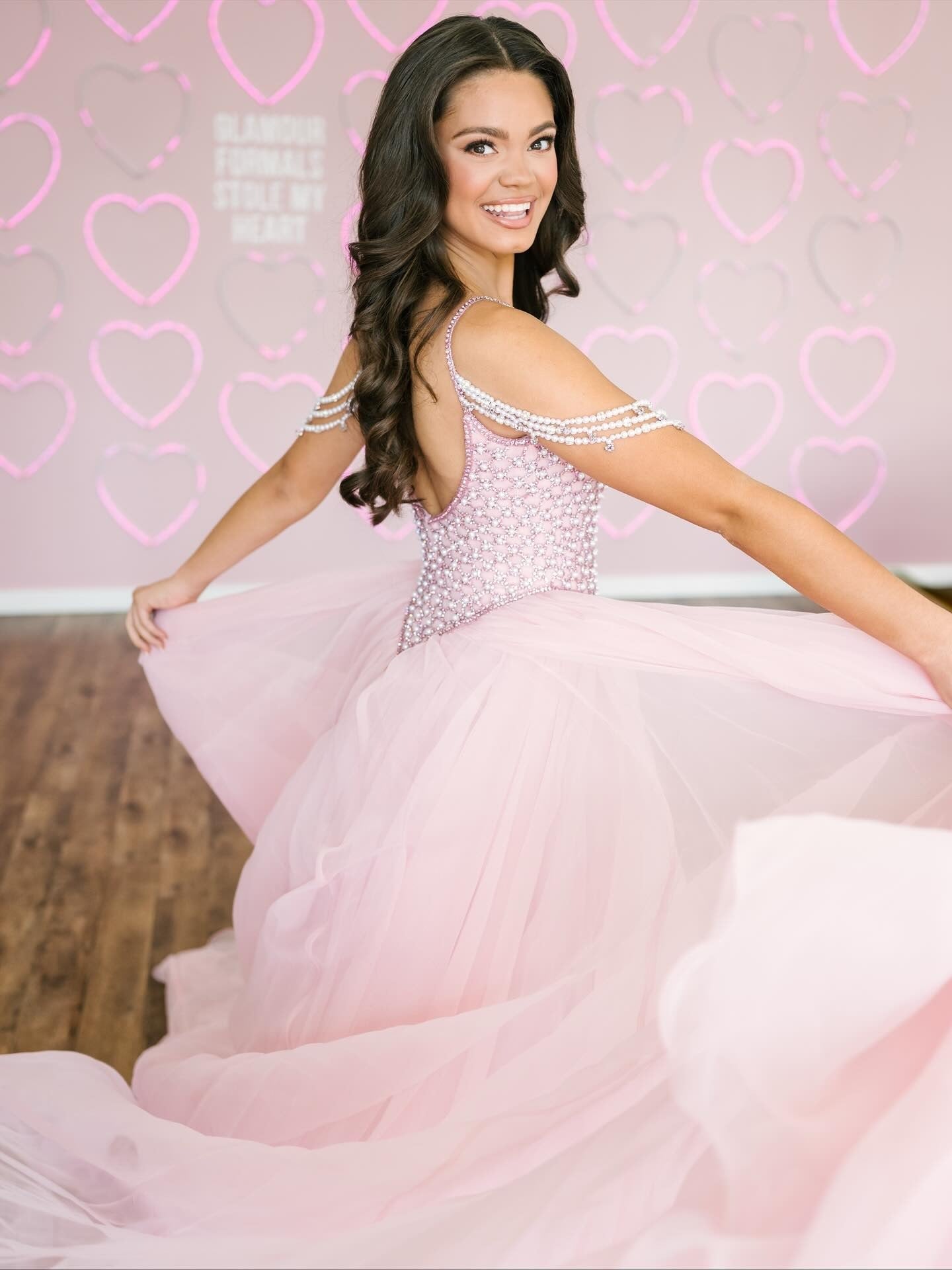 A Line Chiffon Sweetheart Crystal Beaded Long Prom Dresses for Women