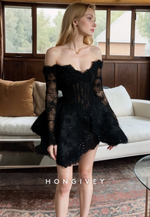 Chic A-Line Off-Shoulder Long Sleeve Lace Applique Short Homecoming Dress