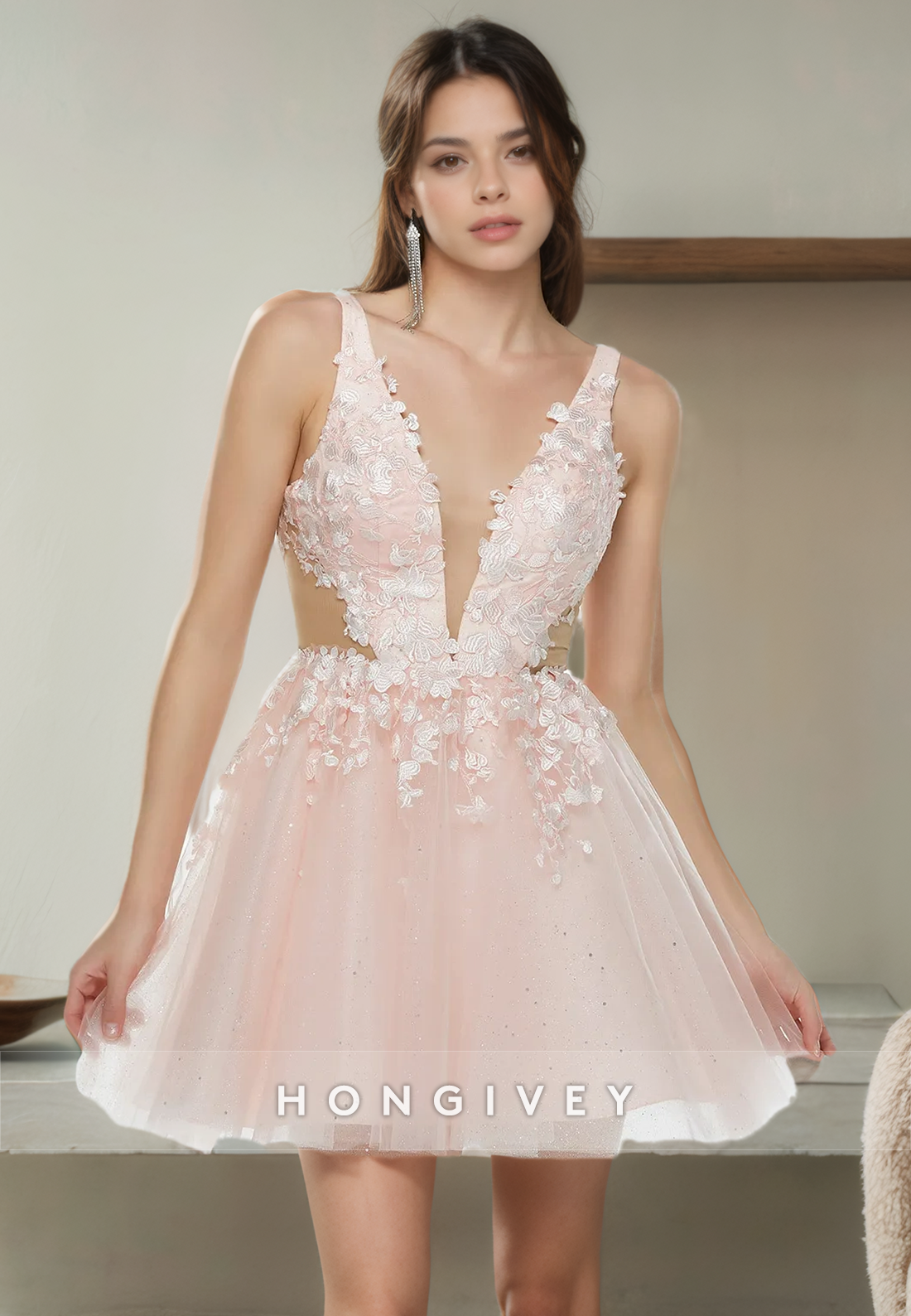 A-Line Low V-Neck Sleeveless Lace Applique Tulle Short Homecoming Dress