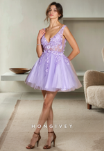 Chic Tulle A-Line V-Neck Sleeveless  Lace Applique Short Homecoming Dress