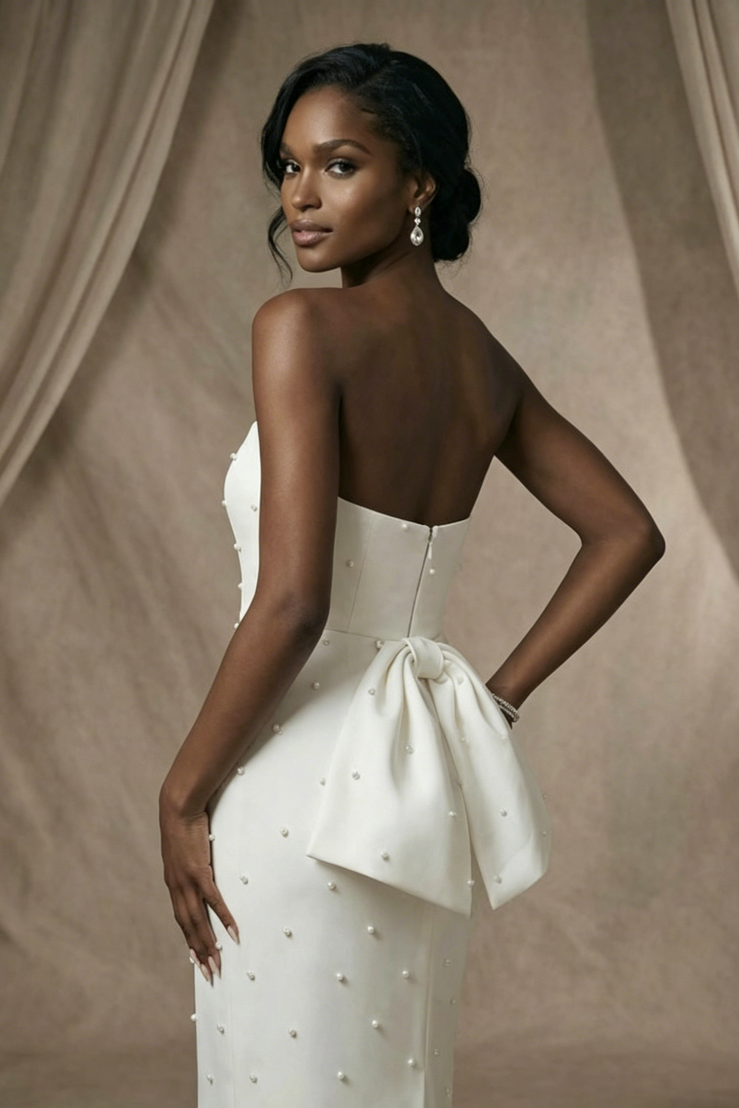 Minimalistic Beaded Strapless Bow Accented Back Wedding Dresses With Back Slit