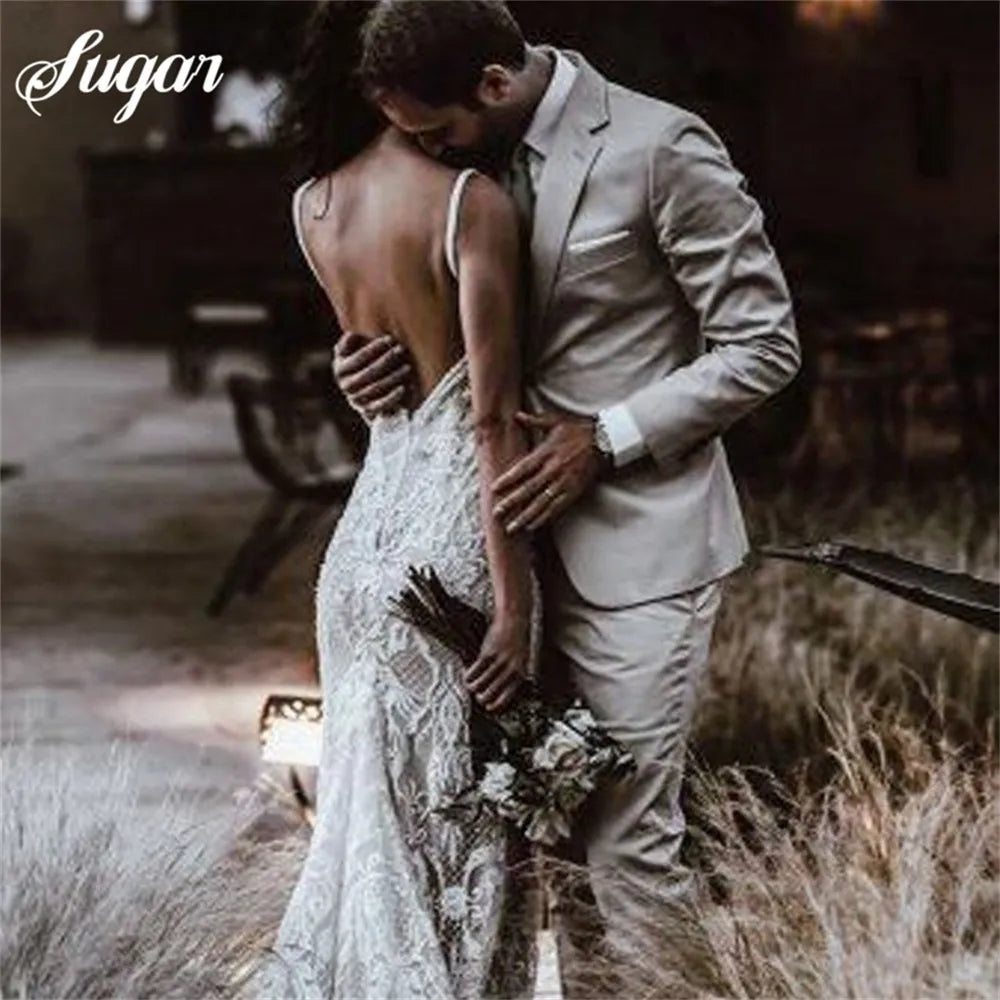 Elegant Mermaid V Neck Lace Champagne Wedding Dresses with Appliques