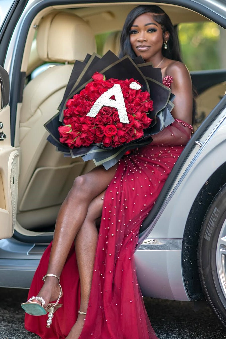 Modern Red V-Neck Sleeveless Split Prom Dress Tulle Long With Pearls