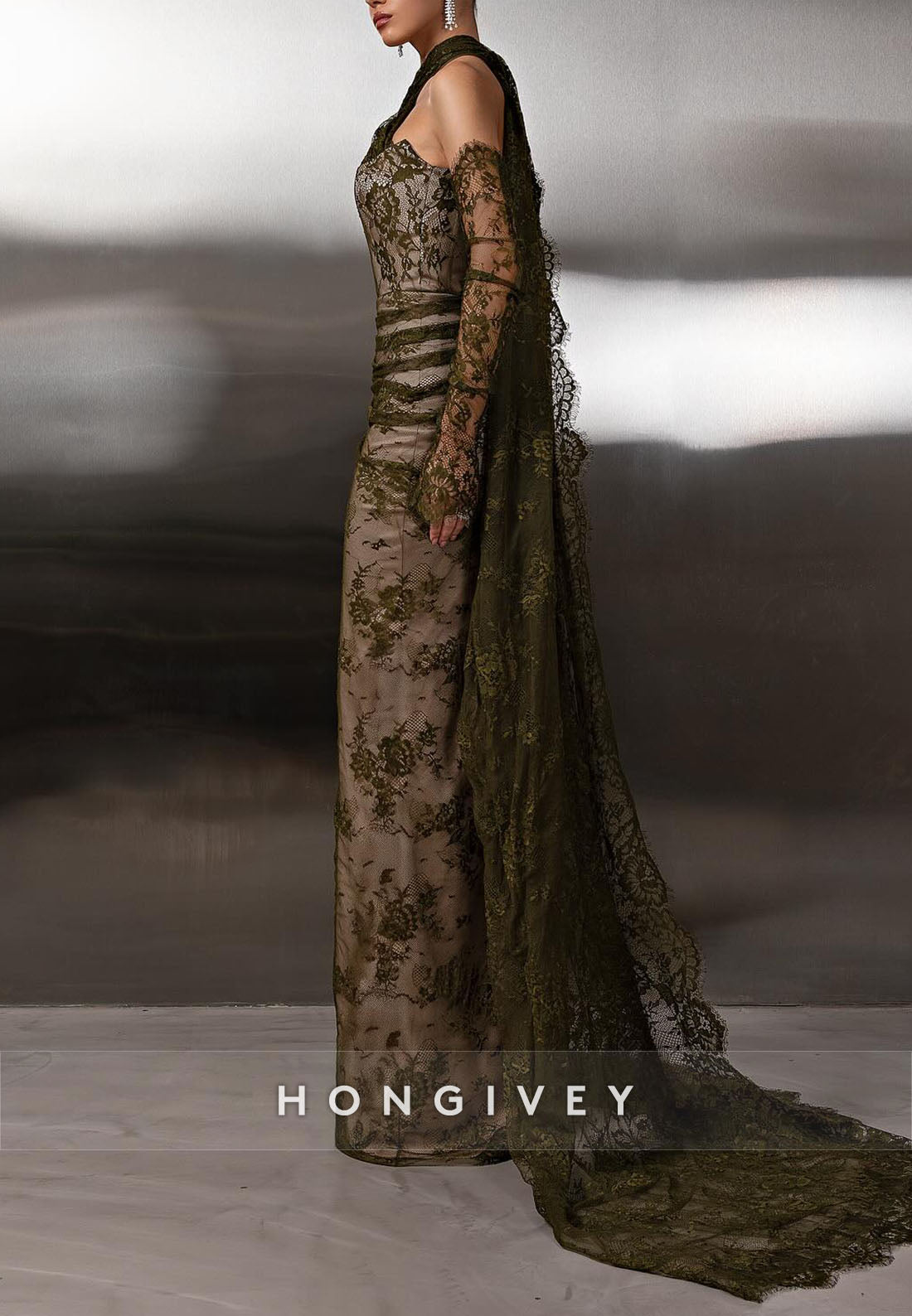 Olive Lace Halter Neck Long Sleeves Floor-Length Sheath Evening Gowns