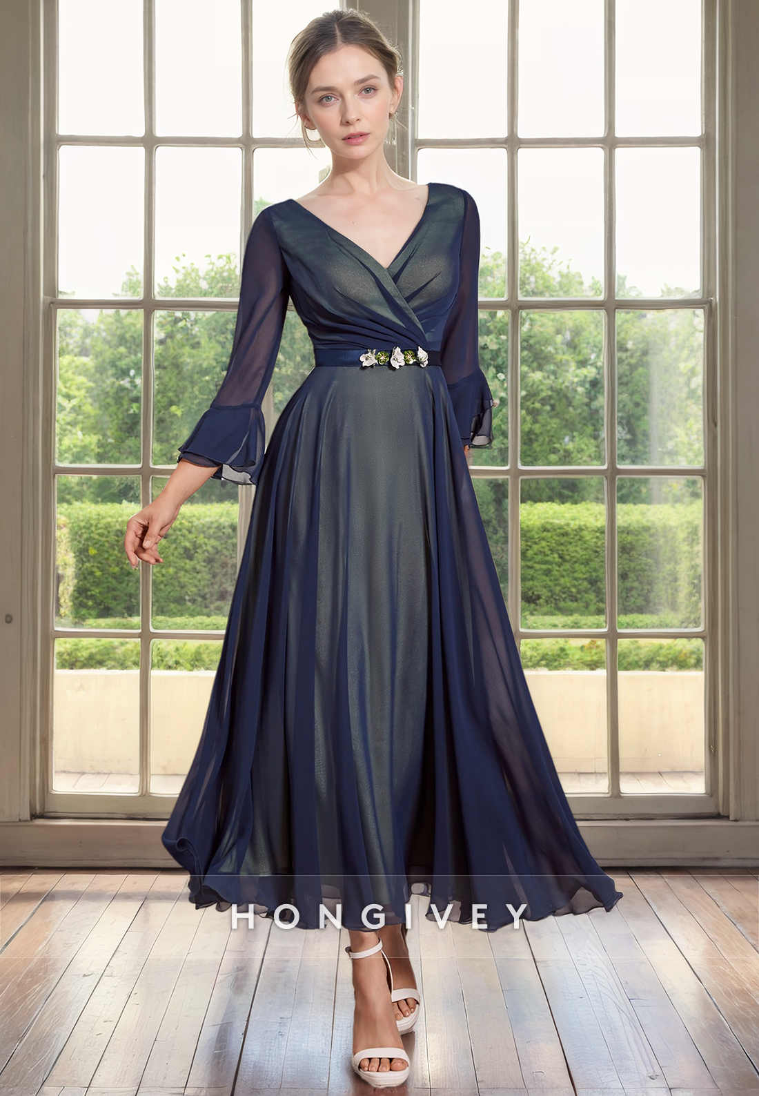 Chic Tulle A-Line V-Neck Long Sleeves Belt Mother of the Bride Dress