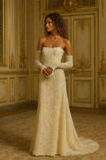 Embroidery Sleeveless Strapless Square Long Wedding Dress With Gloves