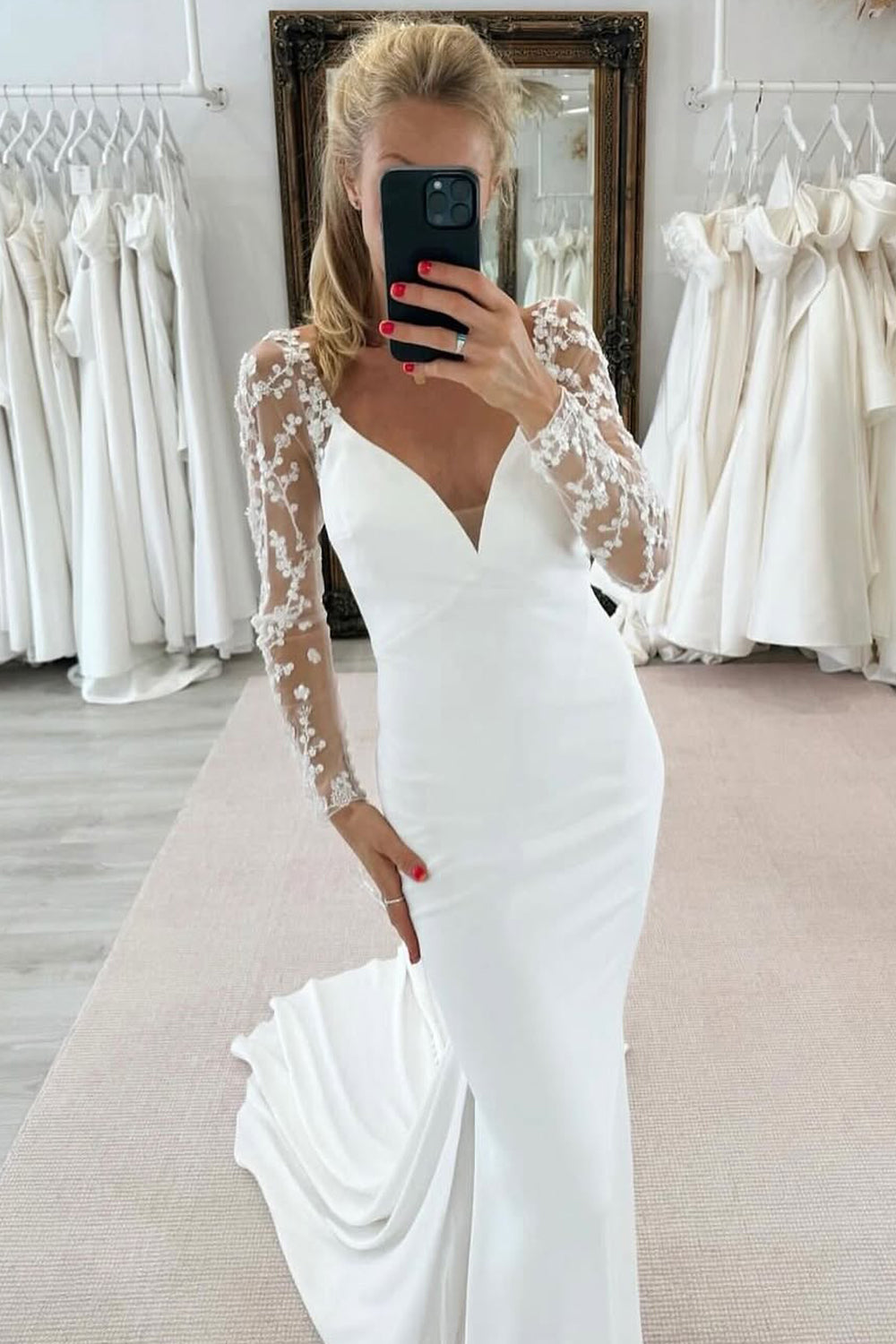 Elegant Mermaid V Neck Long Sleeves Wedding Dress with Lace