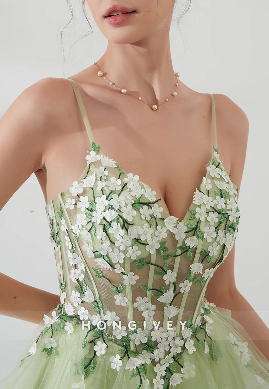 Mint Green Spaghetti Straps A-Line V-Neck Short Homecoming Dress with Appliques