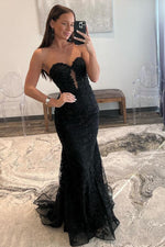 Attractive Mermaid Strapless Lace Appliques Long Prom Dresses