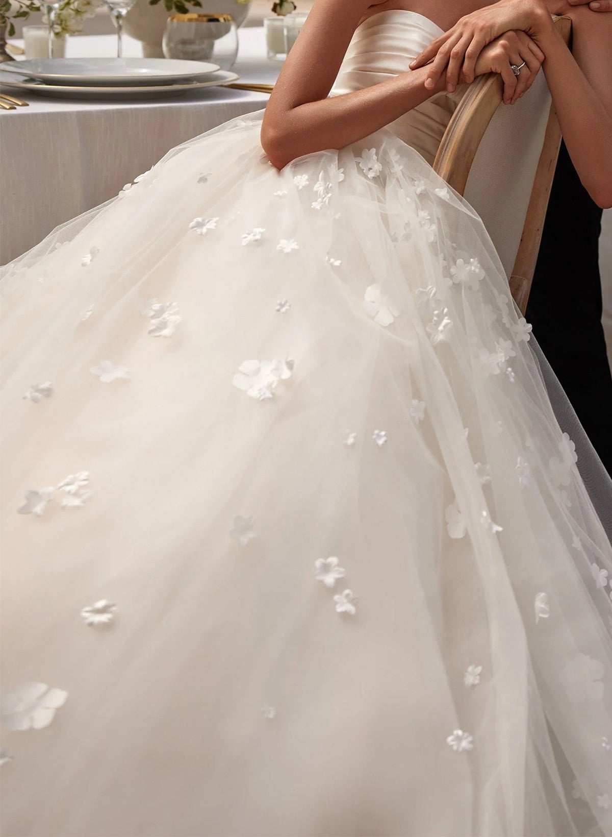 Sweetheart Sleeveless Court Train Satin_Tulle Wedding Dresses With Appliques Lace