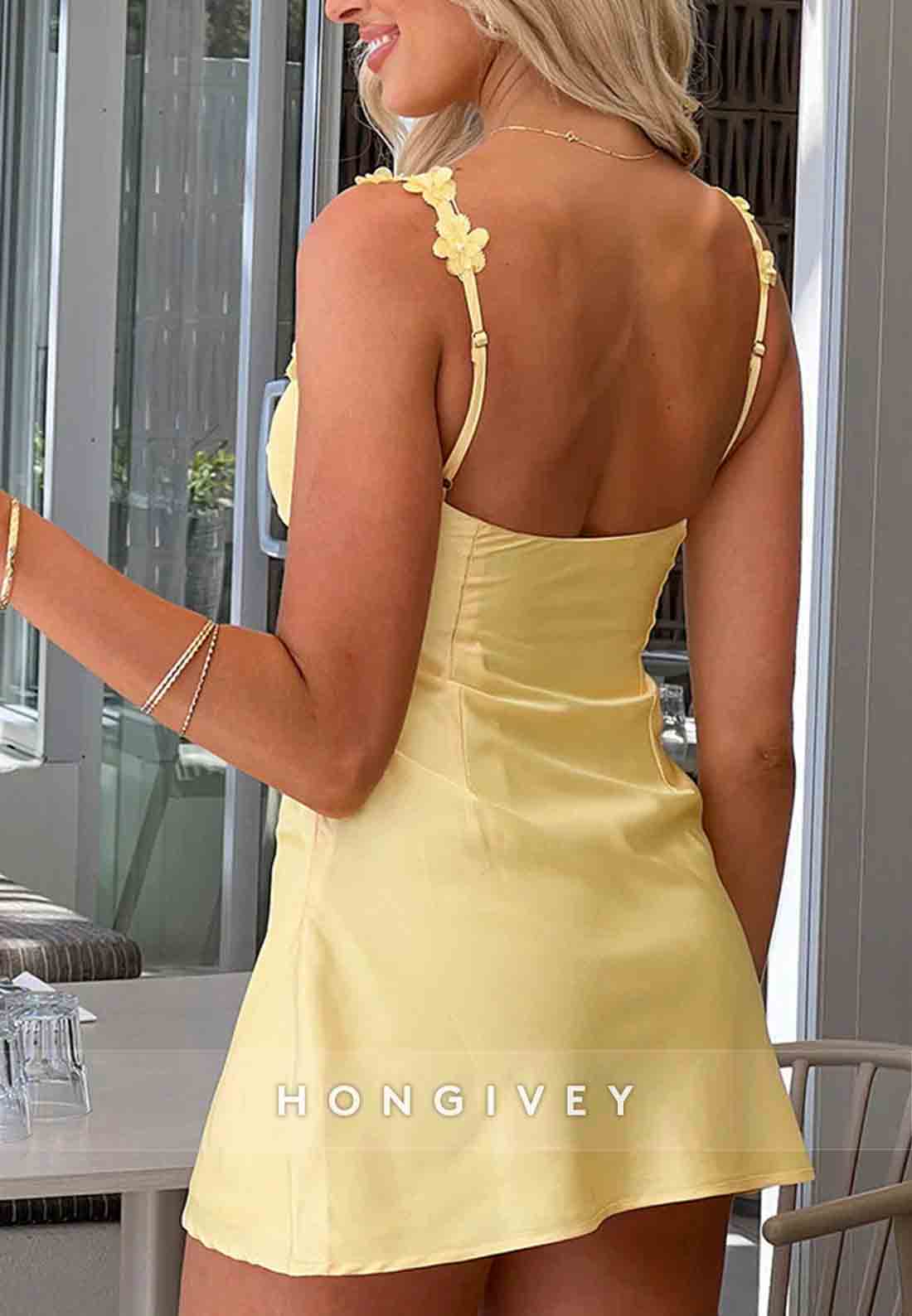 Chic Sheath Spaghetti Straps Shoulder Flower Satin Short Homecoming Dress