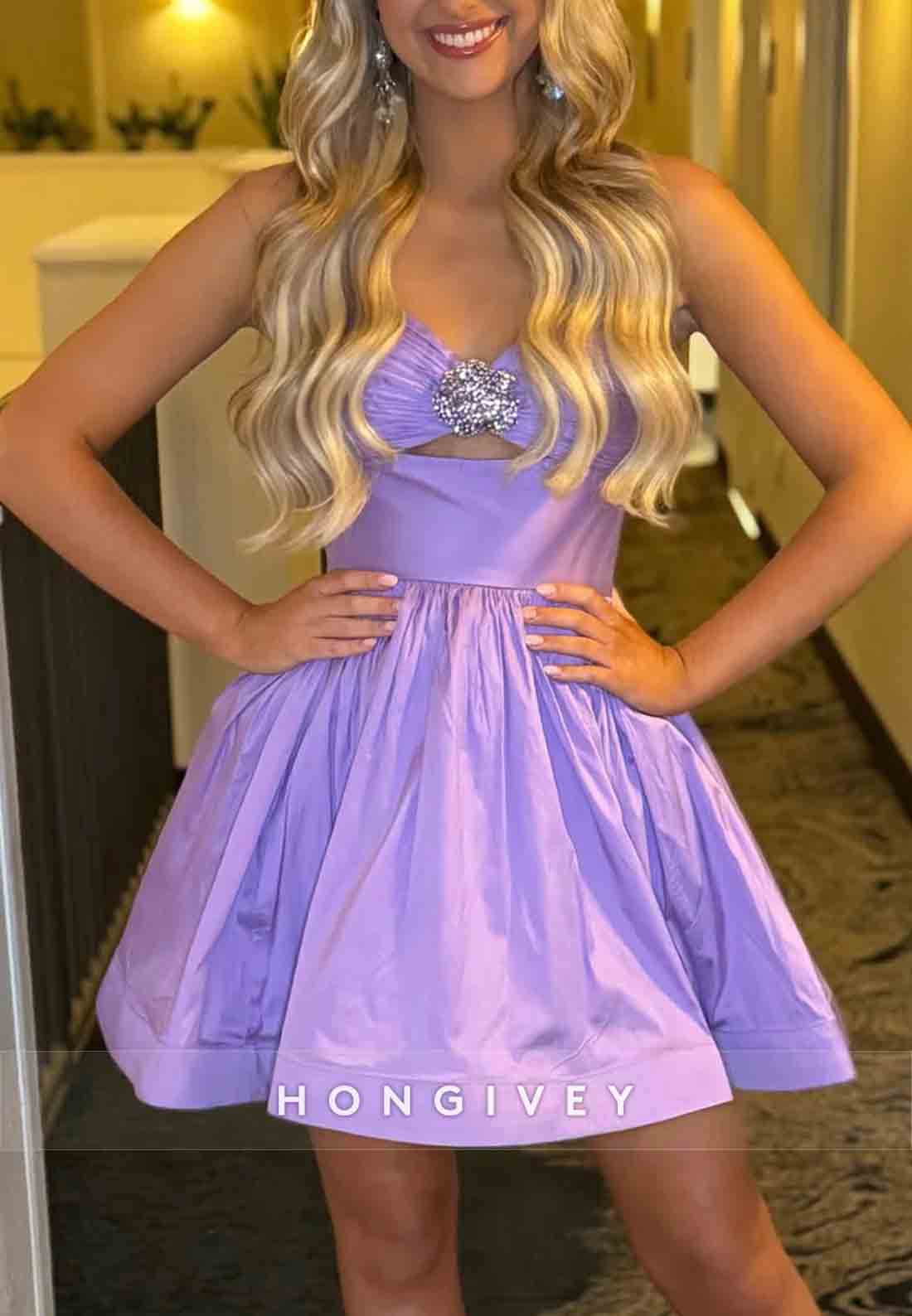 Spaghetti Straps Pleated Appliqued Back Zipper A-Line Short Homecoming Dresses