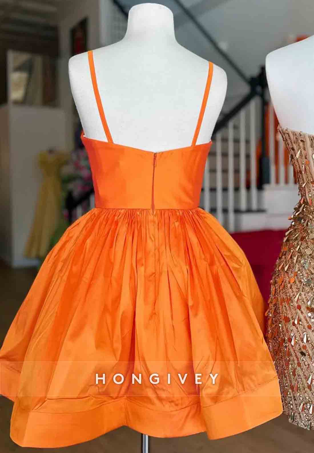 Spaghetti Straps Pleated Appliqued Back Zipper A-Line Short Homecoming Dresses