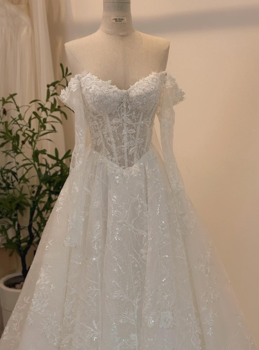 Timeless Bridal Gown Ball Gown Off The Shoulder White Lace Appliques Long Sleeves Wedding Dresses Elegant Bridal Gowns