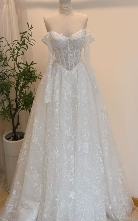 Timeless Bridal Gown Ball Gown Off The Shoulder White Lace Appliques Long Sleeves Wedding Dresses Elegant Bridal Gowns