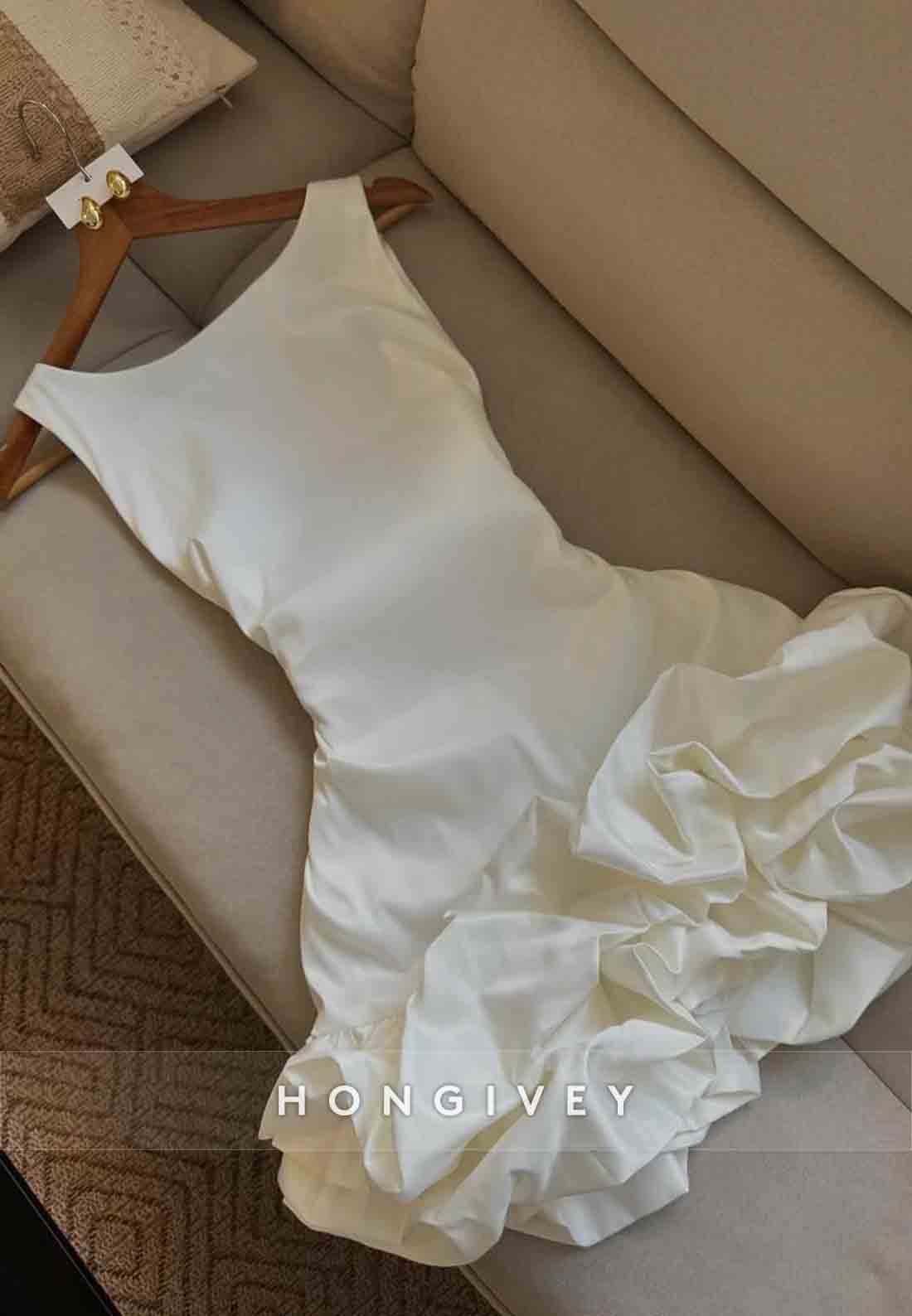 Simple Bateau Neck Satin Ruched Sweetheart A-Line Short Homecoming Dress