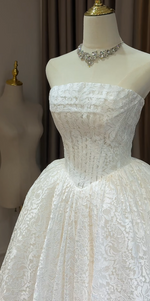 Timeless Strapless Ball Gown Lace Long Wedding Dresses Appliques White Bridal Gowns Sleeveless Bridal Dresses