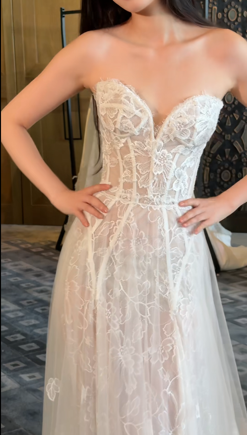 Timeless A-Line Tulle Long Wedding Dresses Applique White Bridal Dresses Sleeveless Bridal Gowns