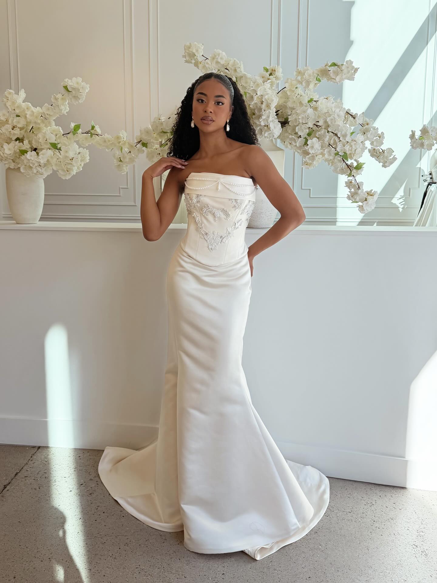 Beaded Applique Strapless Sleeveless Mermaid Wedding Dress