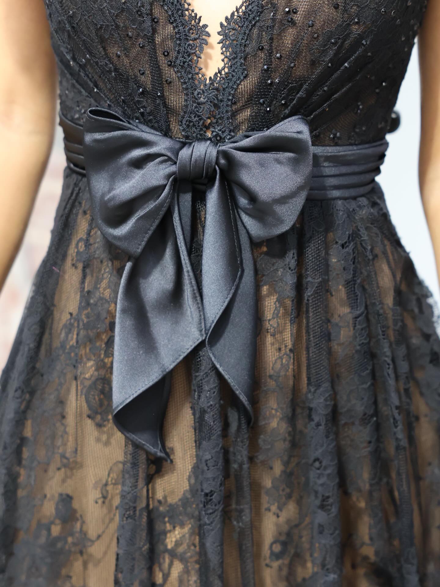 Spaghetti Straps Lace Sleeveless Bow Backless A-Line Prom Dress
