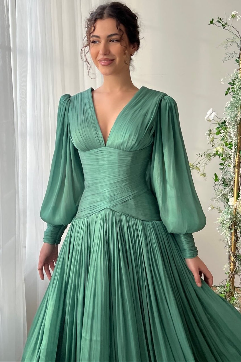Green V-Neck Long Sleeveless A-Line Floor-Length Evening Dress