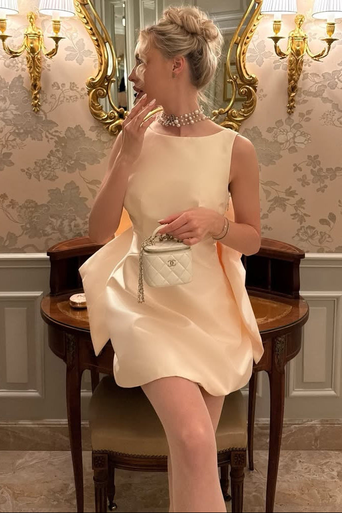 Backless Bow Sleeveless Short Mini Wedding Dress