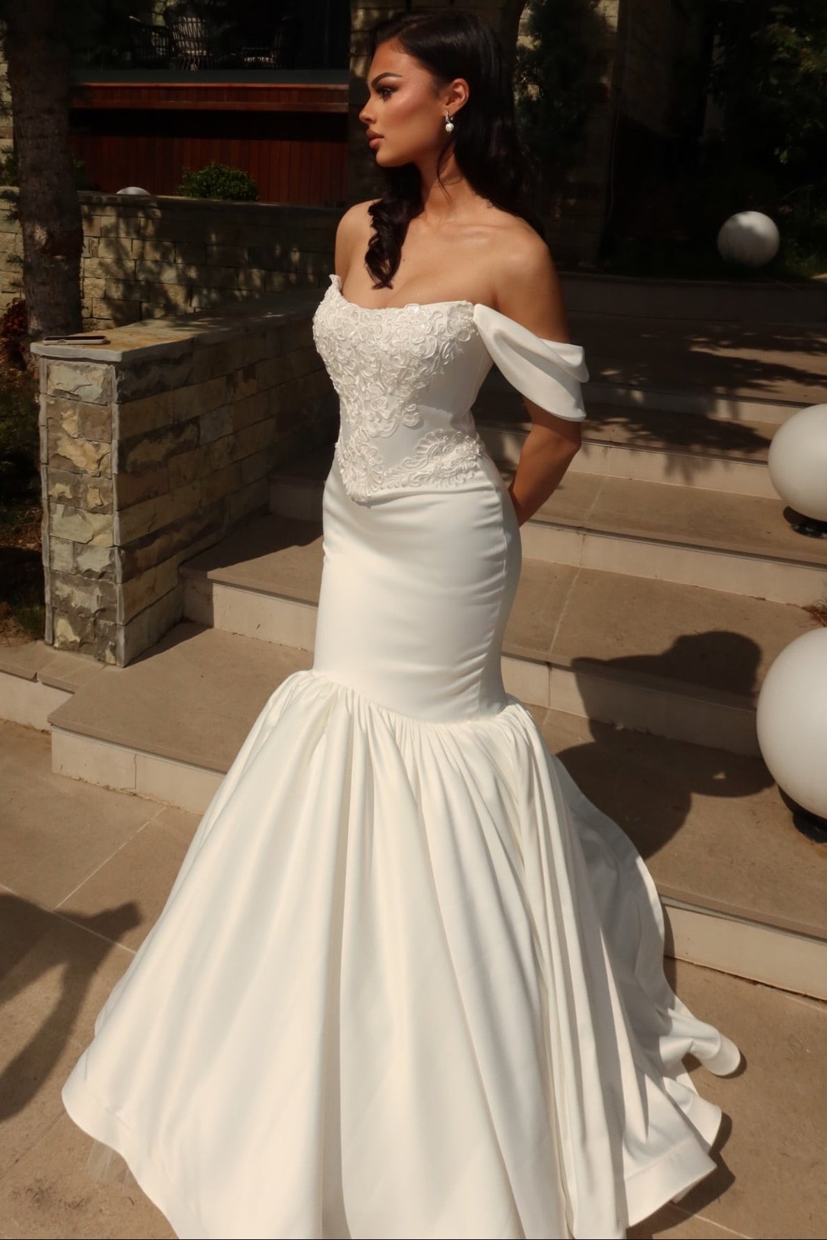 Off the Shoulder Sleeveless Applique Mermaid Wedding Dress