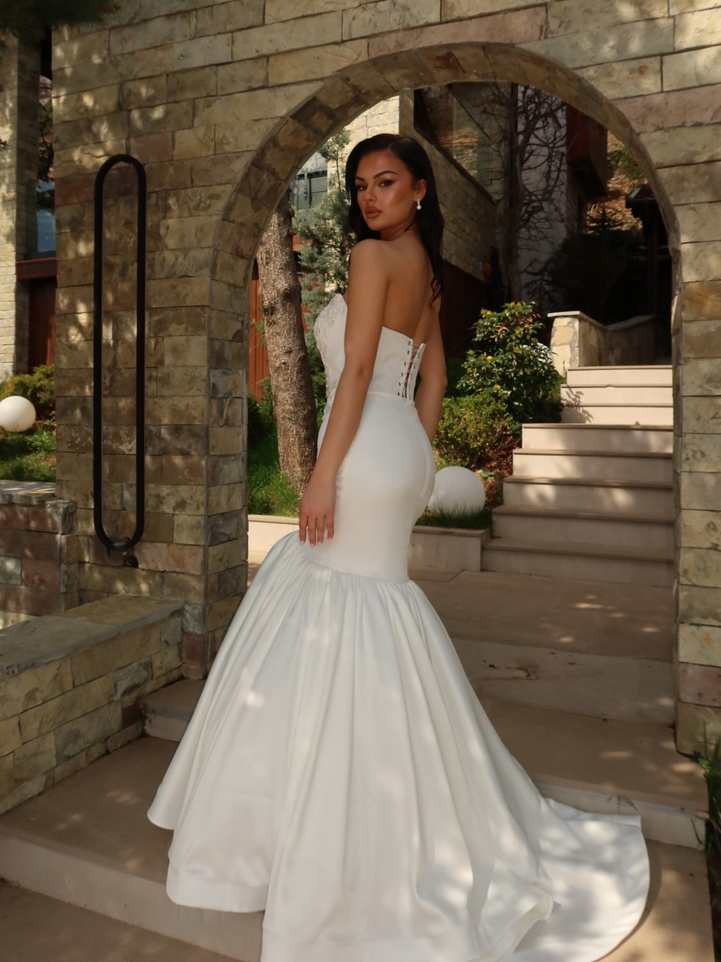 Off the Shoulder Sleeveless Applique Mermaid Wedding Dress