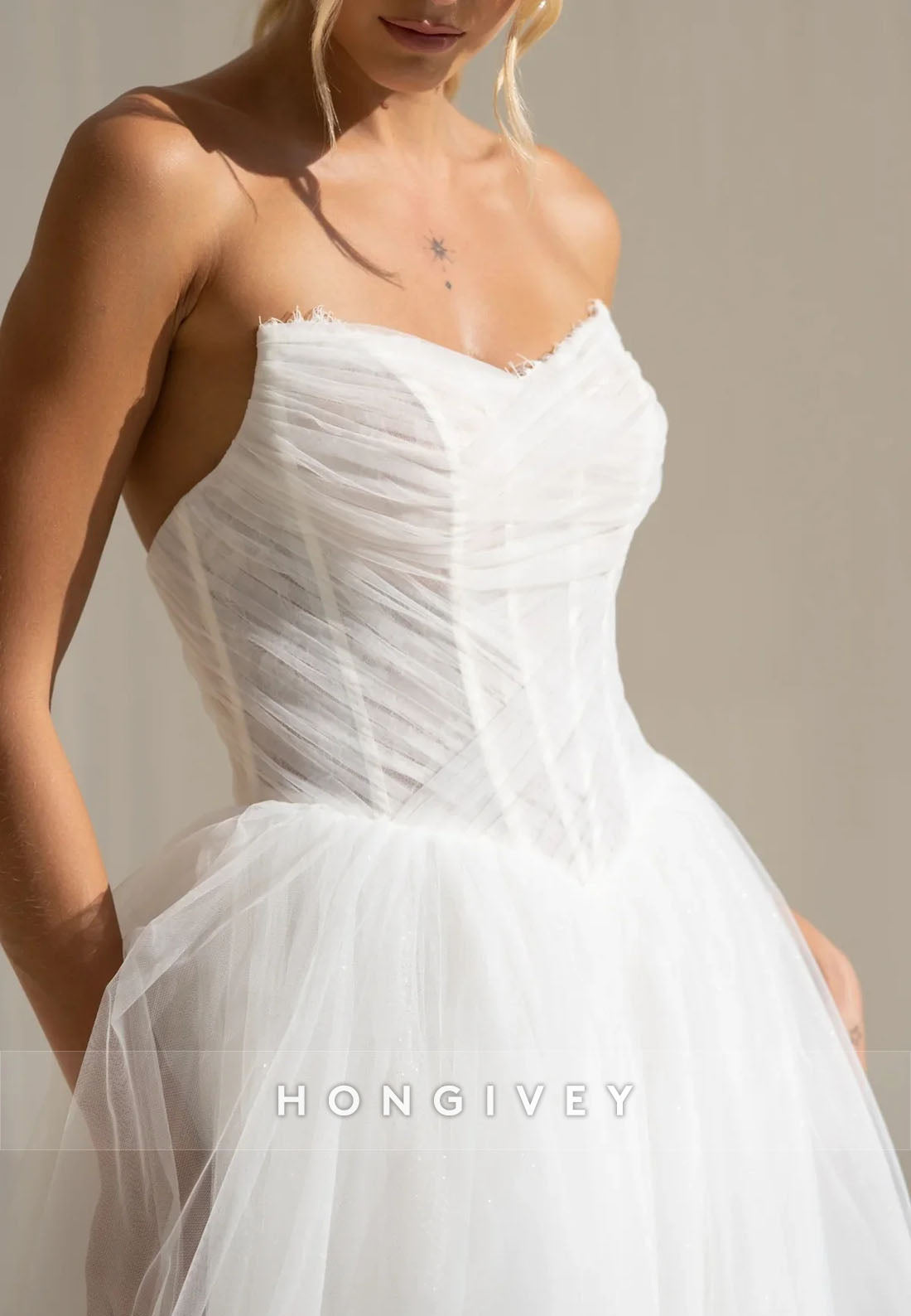 Simple A-Line Tulle Court Train Sleeveless Empire Wedding Dresses