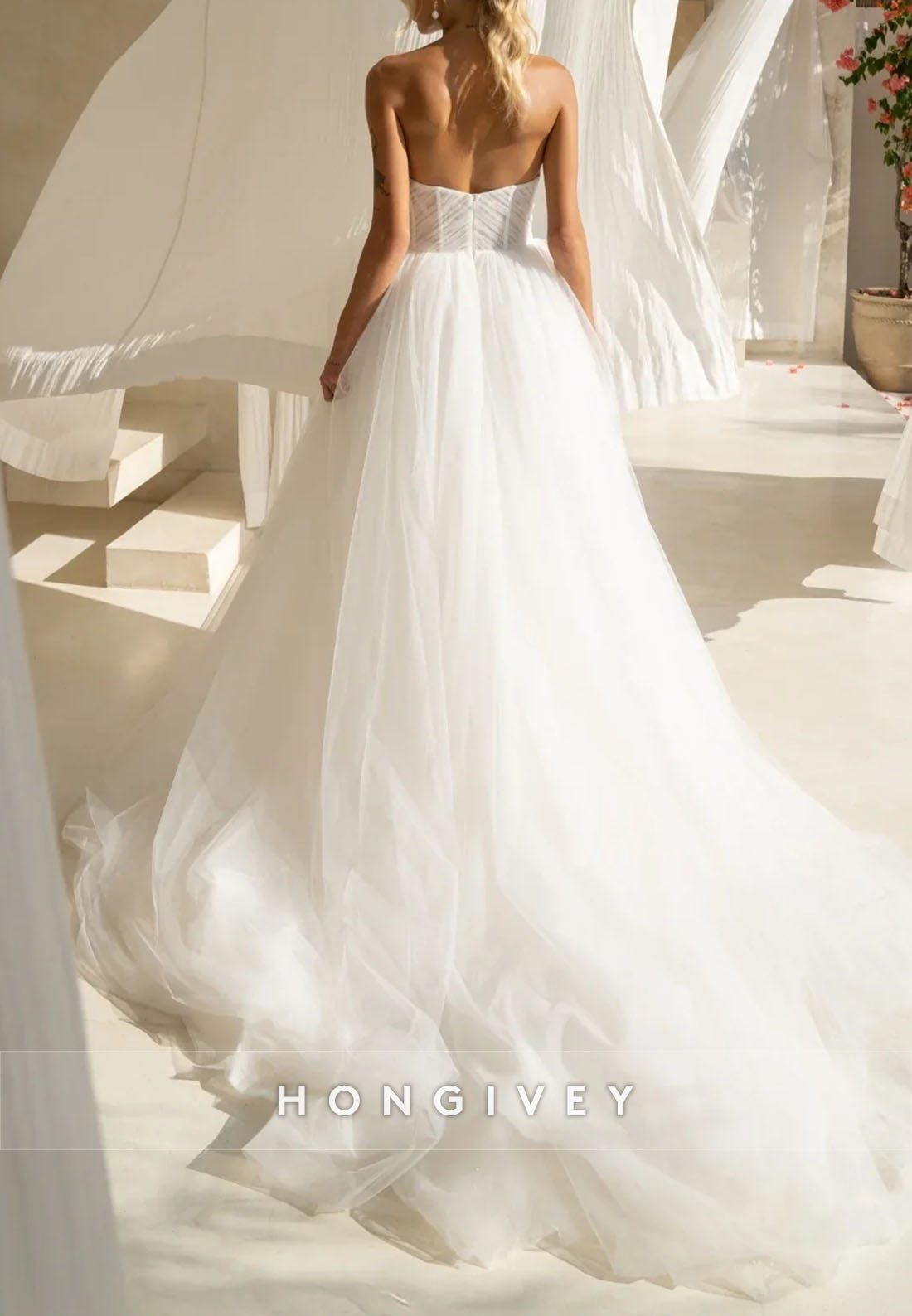 Simple A-Line Tulle Court Train Sleeveless Empire Wedding Dresses