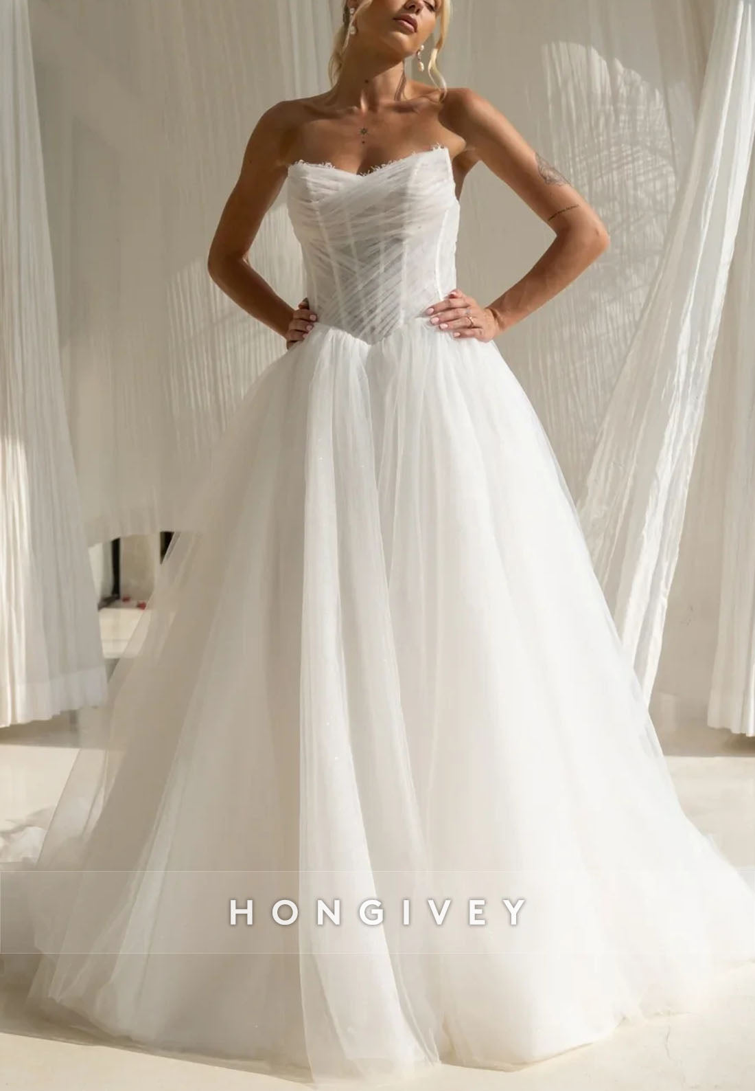 Simple A-Line Tulle Court Train Sleeveless Empire Wedding Dresses