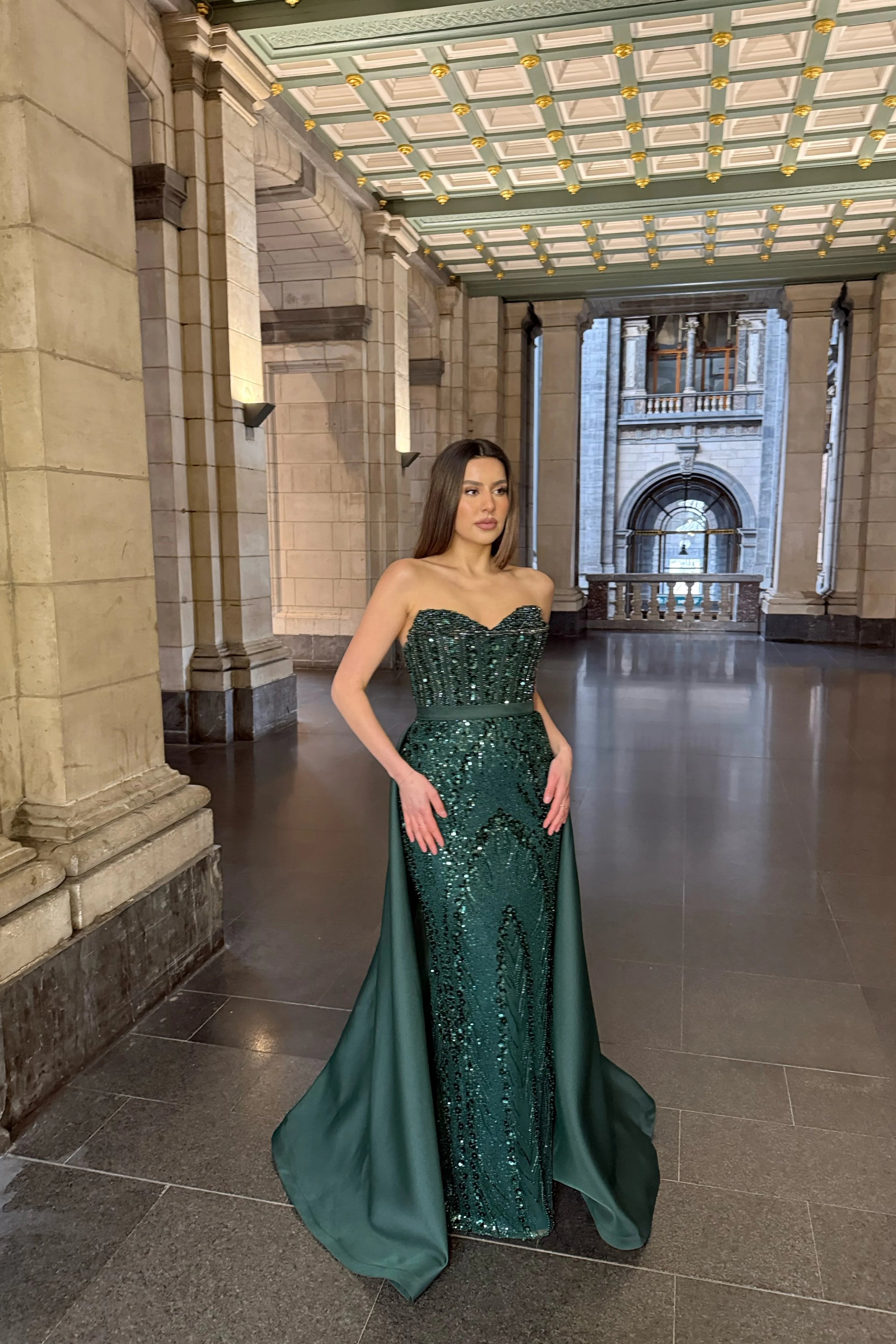 Green Sweetheart Sleeveless Mermaid Sequins Sparkle Court Train Evening Dress