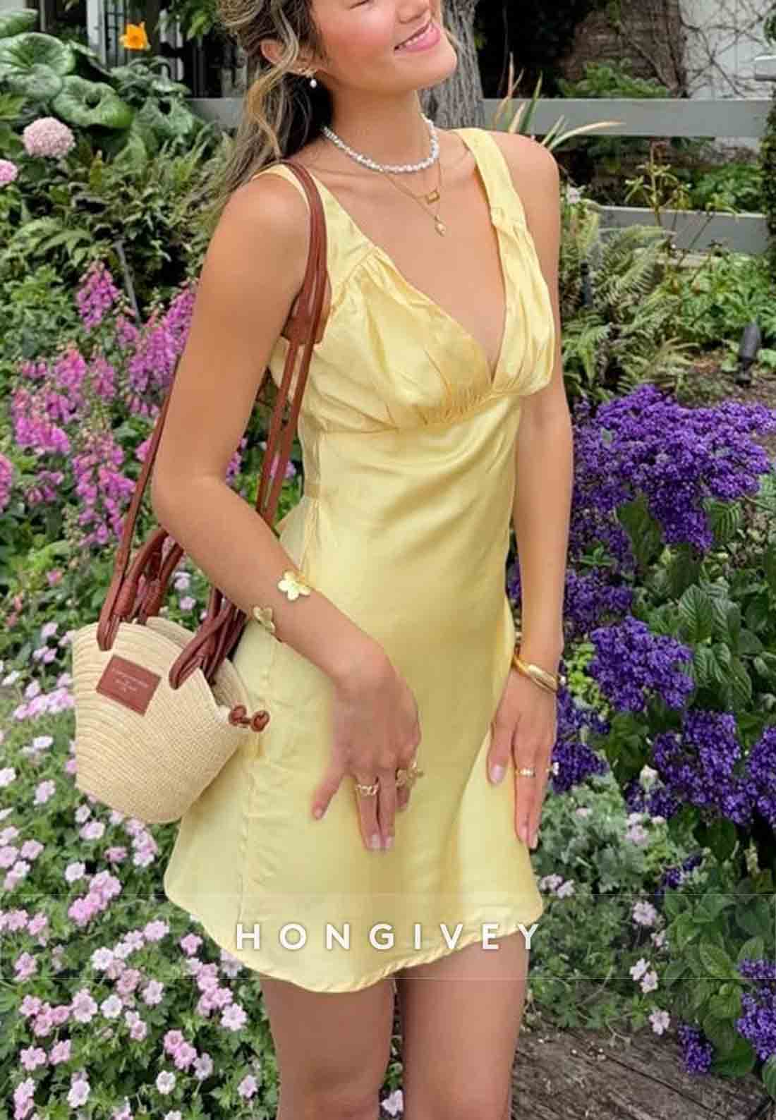 Fitted Sheath V Neck Yellow Satin Short Homecoming Dress with Ruched