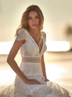 HONGIVEY Lace Wedding Dresses Beach Short Sleeves V-Neck Sheath Bridal Dress