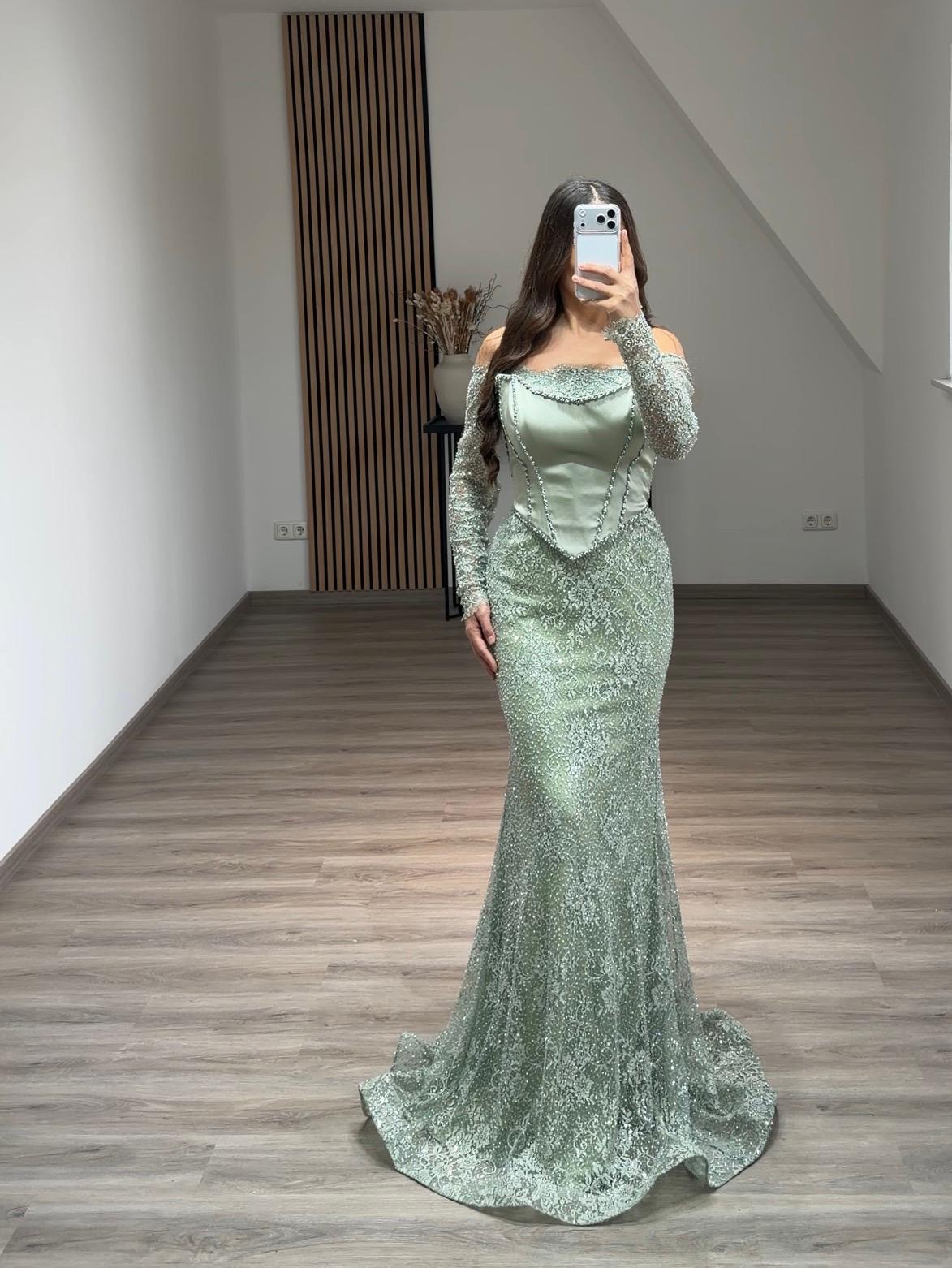 Elegant Floor-Length Off the Shoulder Trumpet Evening Gowns with Corset