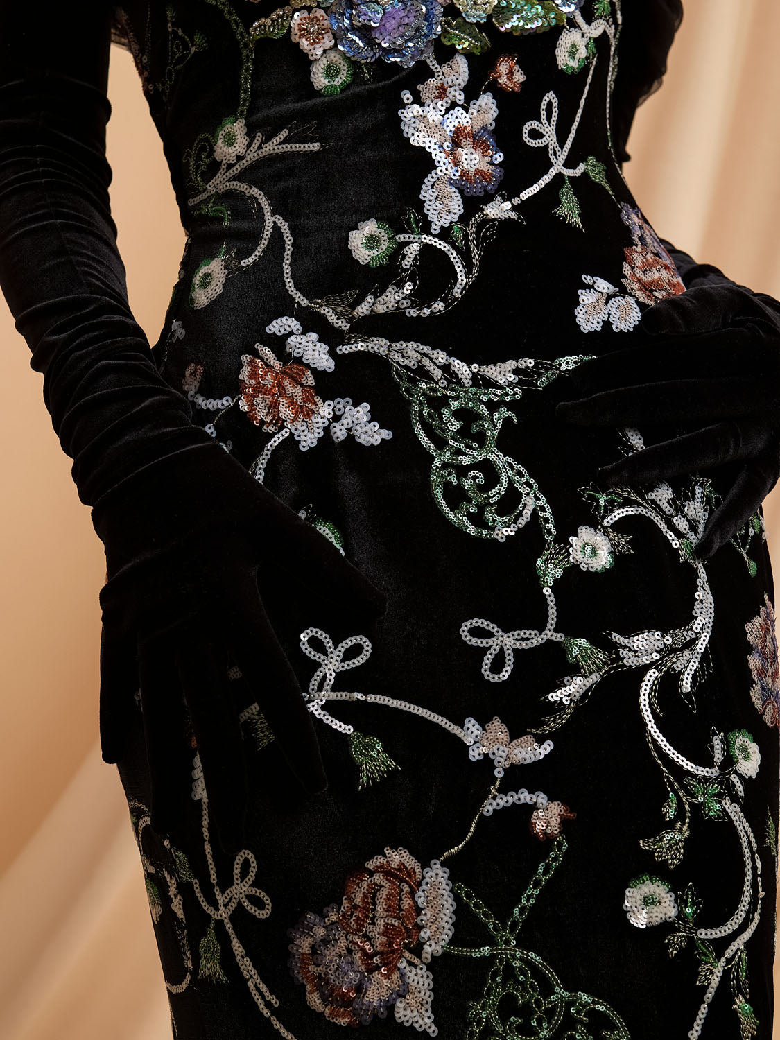 Tulle Black Off the Shoulder Mermaid Flowers Appliques Sequins Gloves Evening Dress