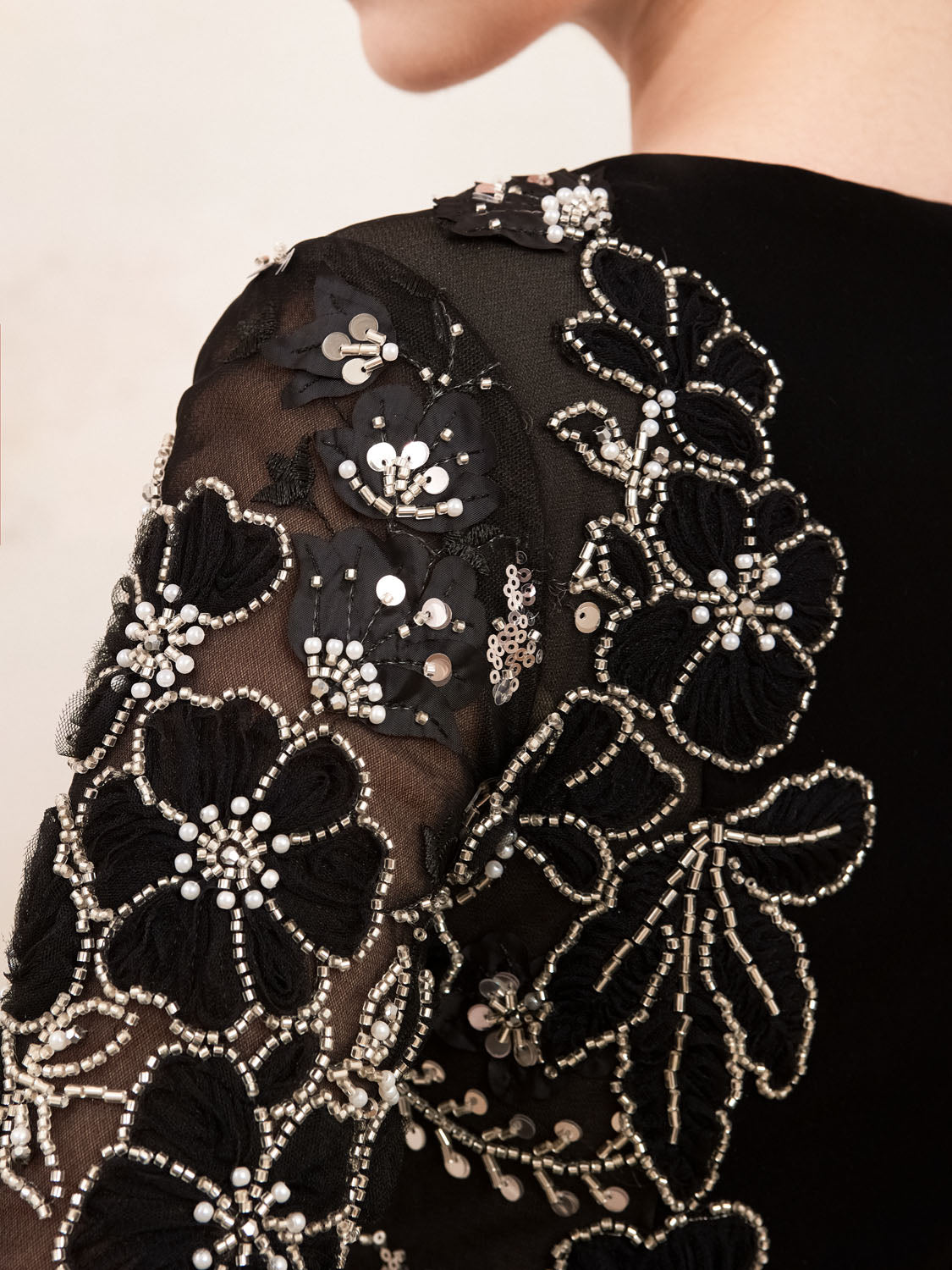 Elegant Black O-Neck Long Sleeve Mermaid Beaded Sequins Sheer Evening Dress