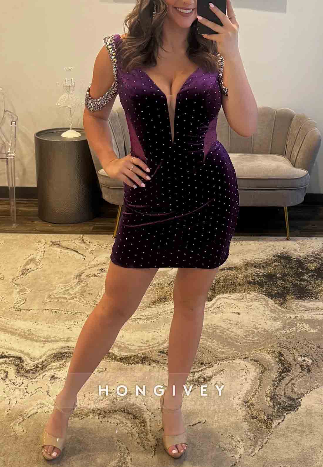 Sparkly Low V-Neck Velvet Sheath Low Back Mini Homecoming Dress with Beading