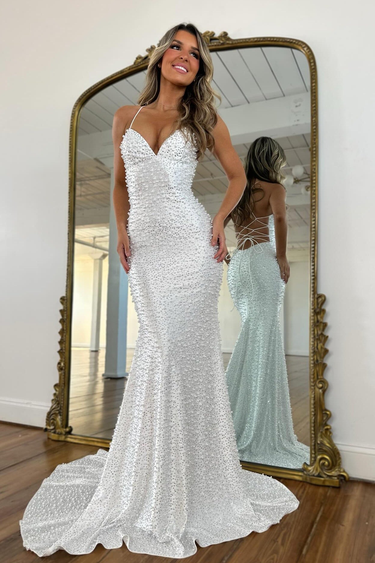 Luxurious Mermaid Spaghetti Straps White Long Prom Dress with Pearls