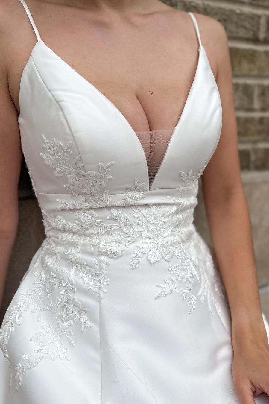 White V-Neck A-Line Long Wedding Dress with Appliques