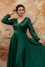 V-Neck Satin Plus Size Mother of the Bride Dresses Sequins Pocket Long Sleeves Floor-Length