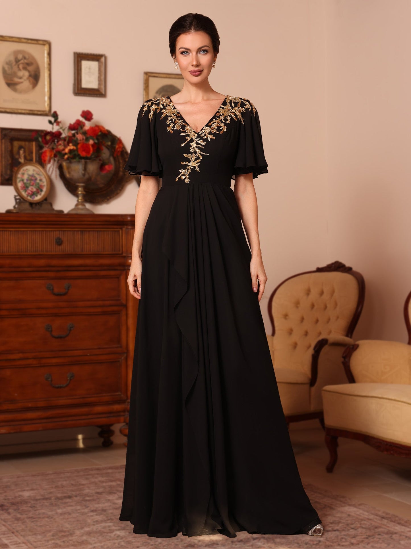 V-Neck Chiffon Mother of the Bride Dresses Appliques Floor-Length Short Sleeves Ruffles