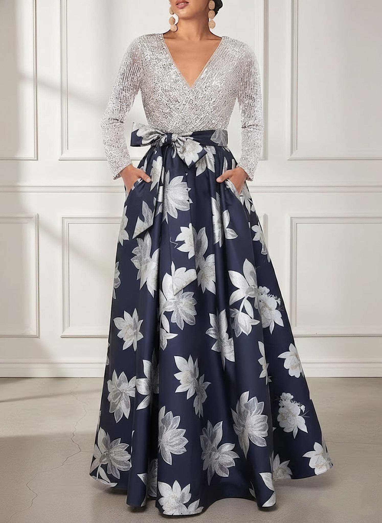 V-Neck Printed Satin Mother of the Bride Dresses Sequins Long Sleeves Floral Floor-Length Bowknot