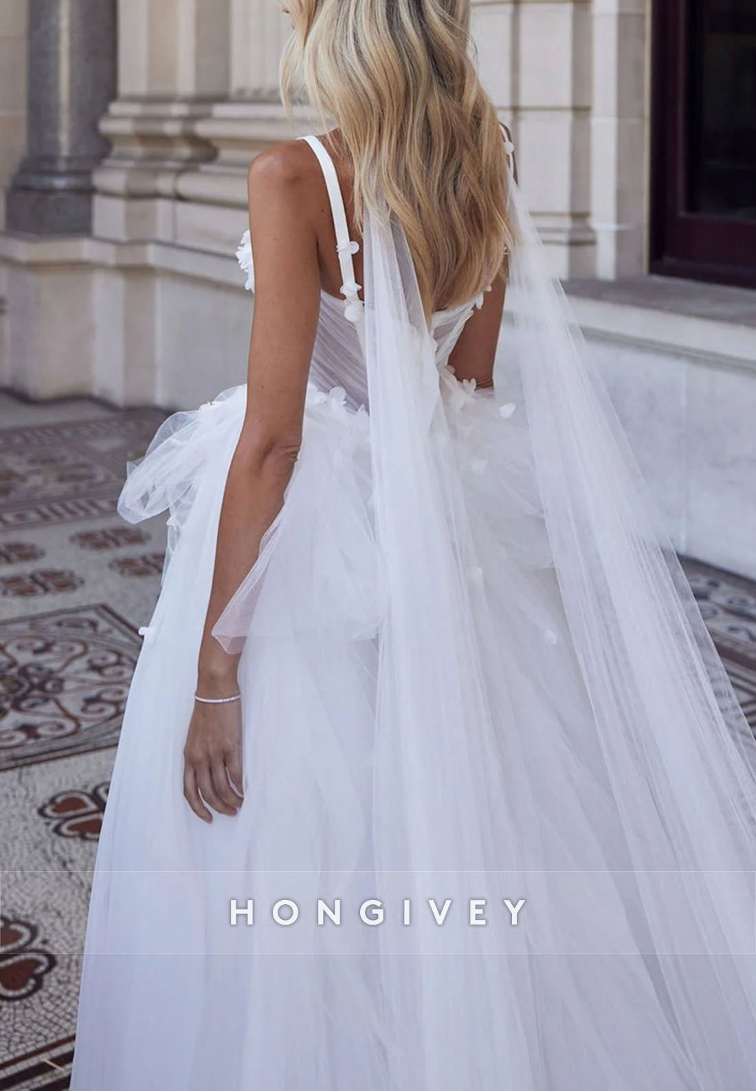 Tulle A-Line Regular Straps Appliqued Sleeveless Wedding Dresses with High Slit