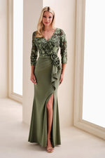 V-Neck Long Sleeve Flowers Applique Mermaid Side Slit Evening Dress