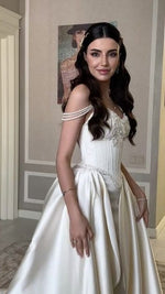 Off The Shoulder Appliques Wedding Dresses Ivory Beaded Wedding Ball Gown